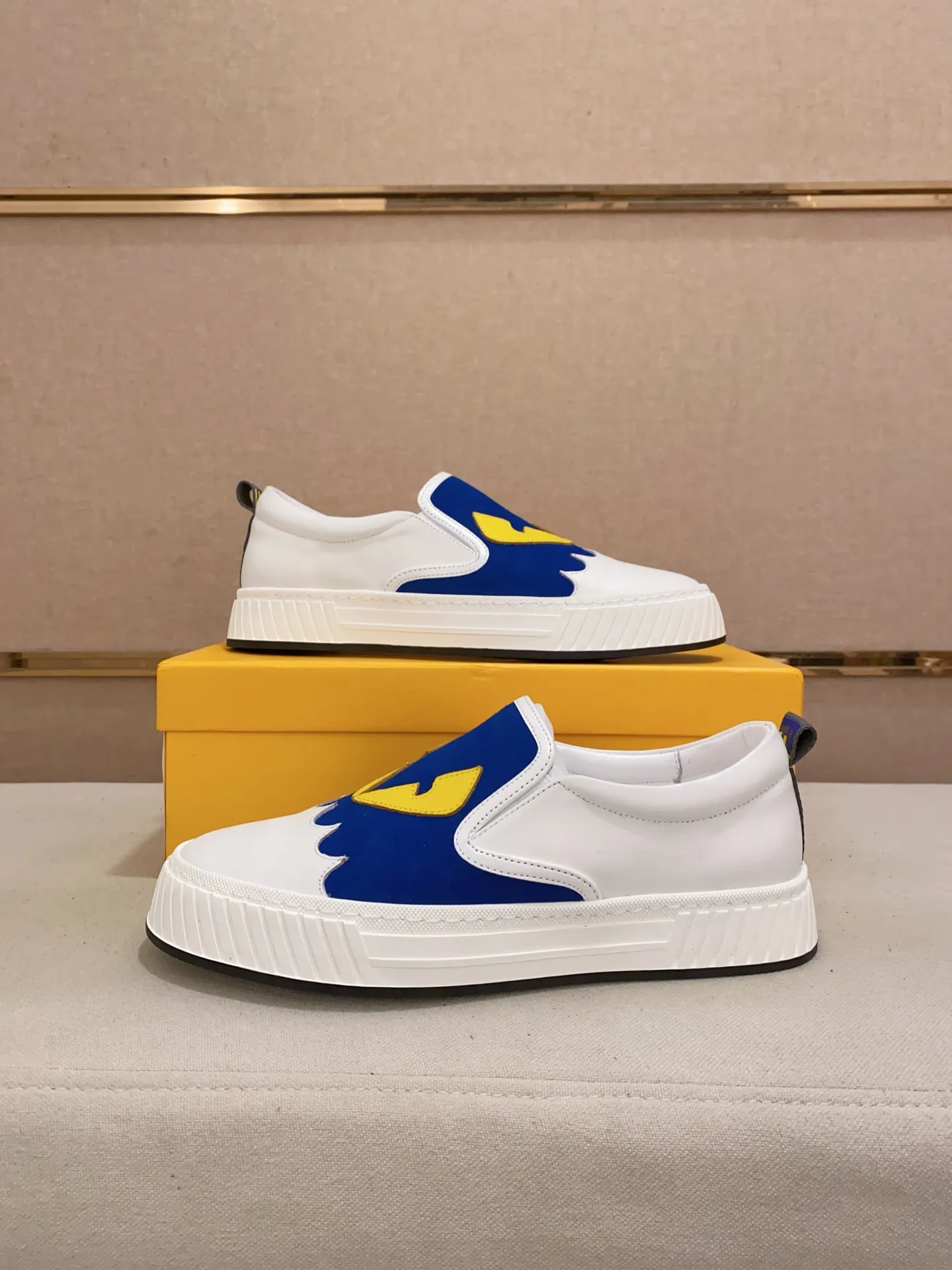Men's shoes 💰 400💰 (fendi) New style 👊🏻 upper 🇮🇹 imported cowhide fabric 🇩🇪 lining imported sheepskin lining. The original outsole is molded to highlight the identity of every man, and the upper foot is elegant and stable🚶🏻🚶🏻The high-end custom counters reproduce the original version📯No matter the wind or rain, the shoe last remains unchanged and can withstand the verification of time🔍️,🔵 Size: 38-44